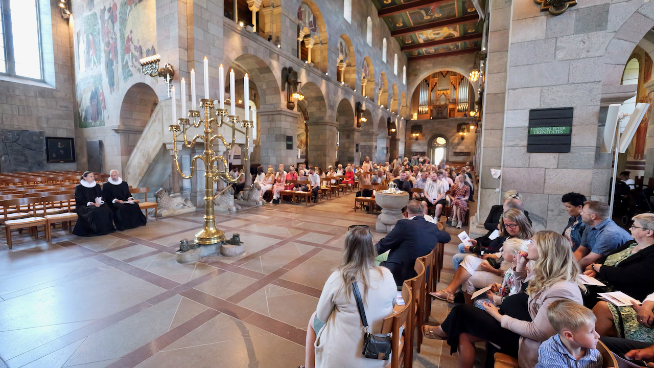 20230611_75aar_fotoHenrikHelmsViborgStift - 1.jpeg