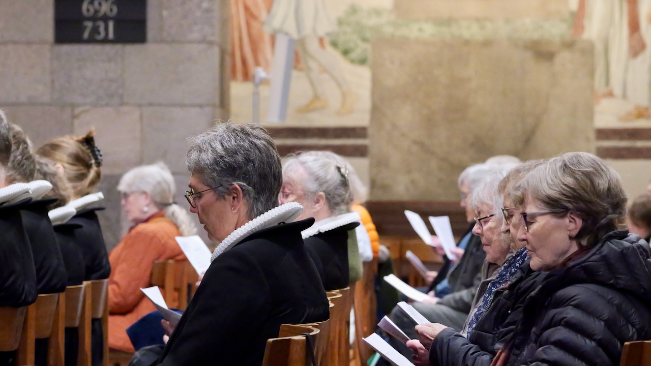 20231024_Fredsgudstjeneste_FotoHenrikHelmsViborgStift - 11.jpeg